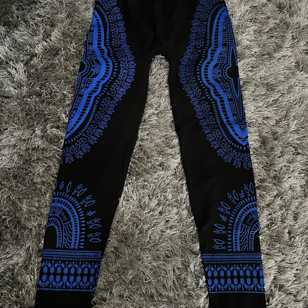 Black leggings with blue accent pattern